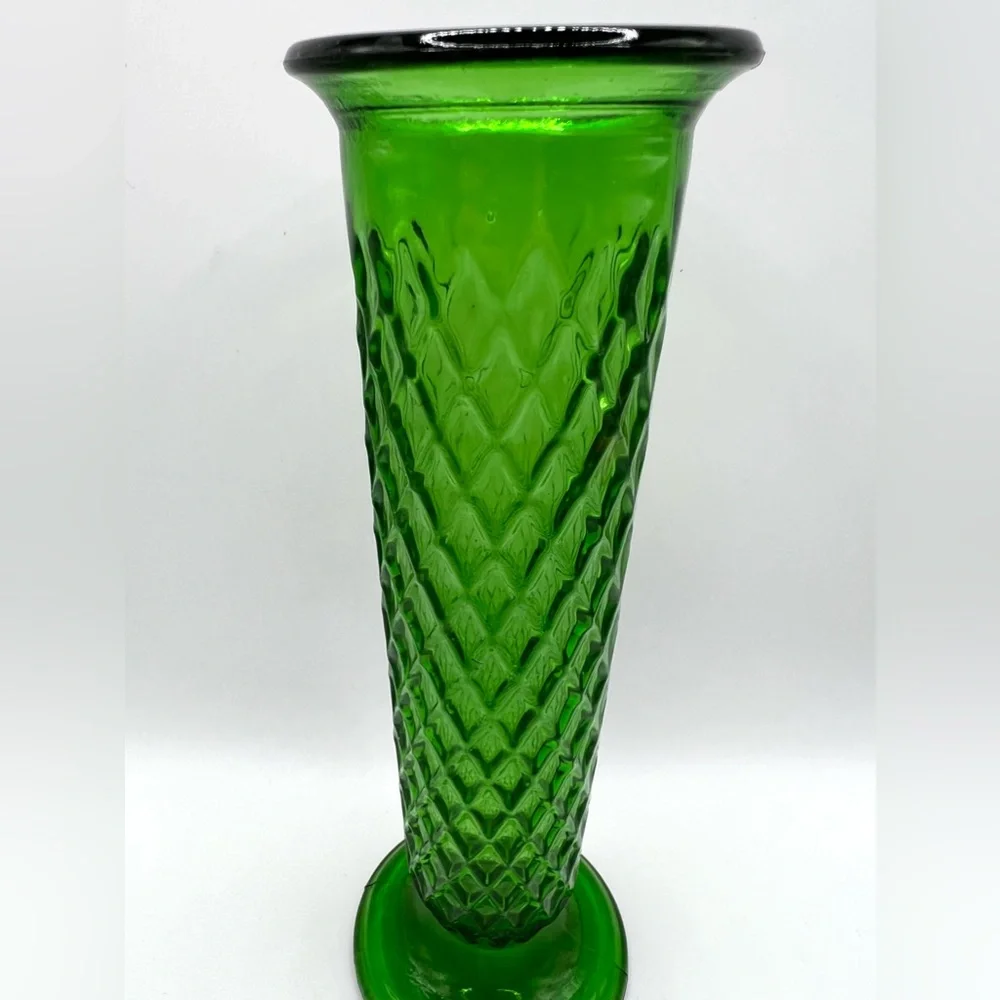 Vintage EO Brody USA Emerald Green Glass Diamond Pattern Bud Vase 8 in Height